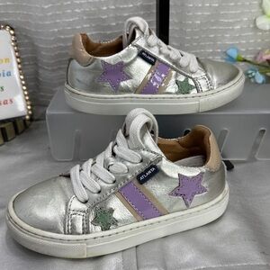 (E4) Atlanta MOCASÍN Silver Metallic Star Loafer,Toddler Size 28LACE-UP SNEAKERS